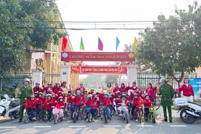 TRƯỜNG MẦM NON NINH PHÚC TỔ CHỨC HOẠT ĐỘNG TRẢI NGHIỆM “BÉ VỚI AN TOÀN GIAO THÔNG”